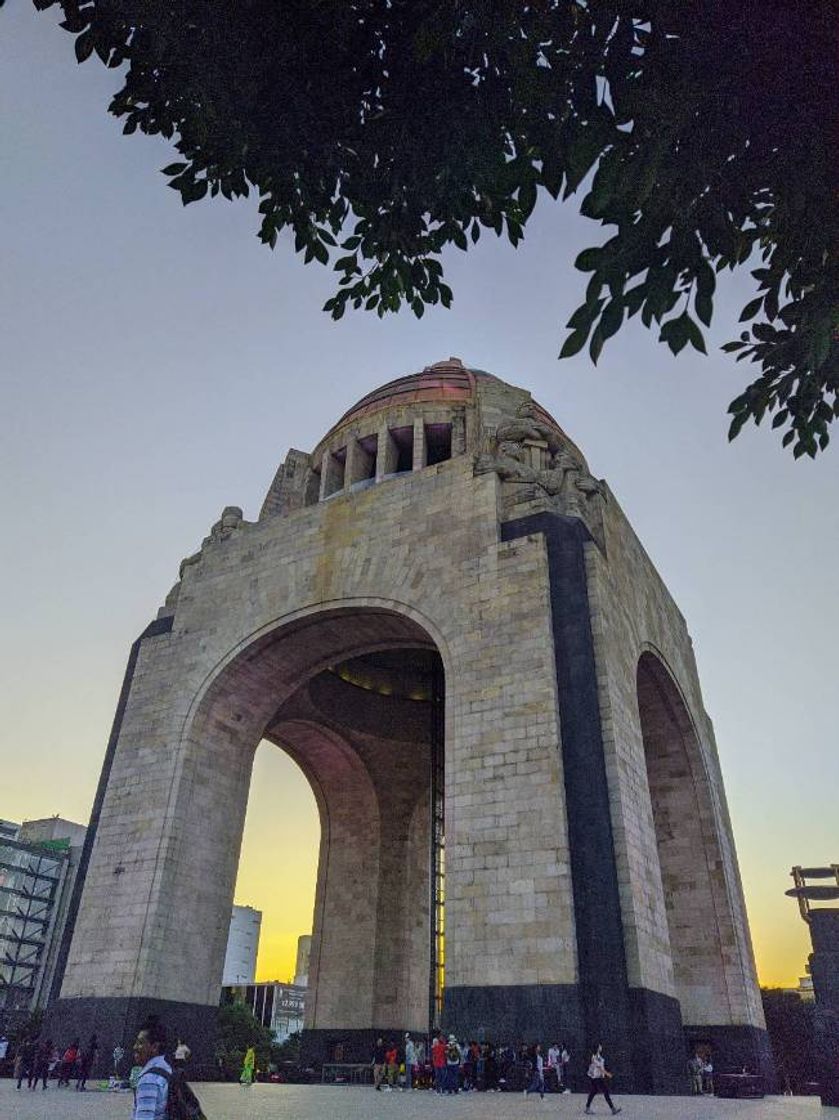 Place Monumento a la Revolución