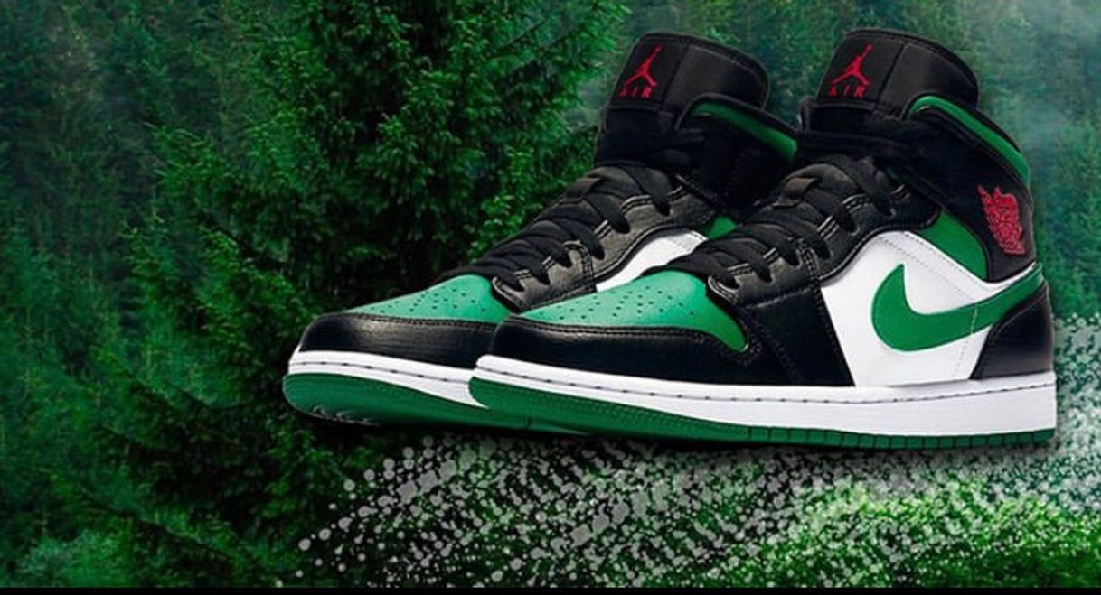 Social Nike Jordan 1 Mid