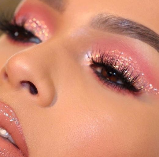 Maquiagem rosa com glitter
