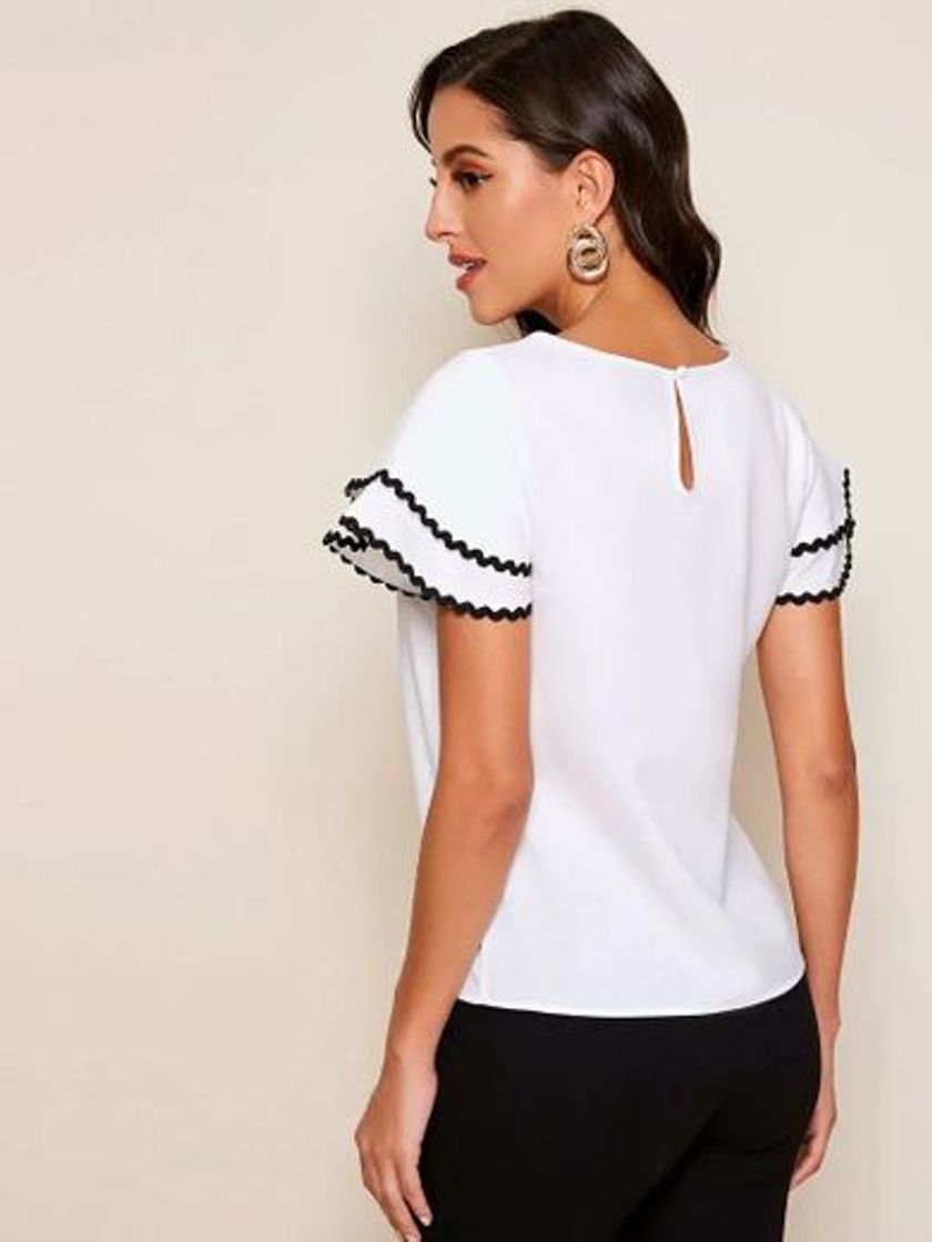 Social Camiseta corta en contraste con falda 🖤🤍