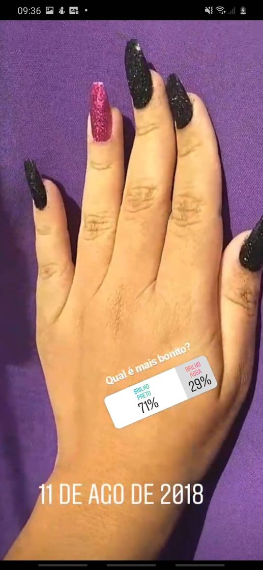 Fashion Unhas de brilho preto e rosa 