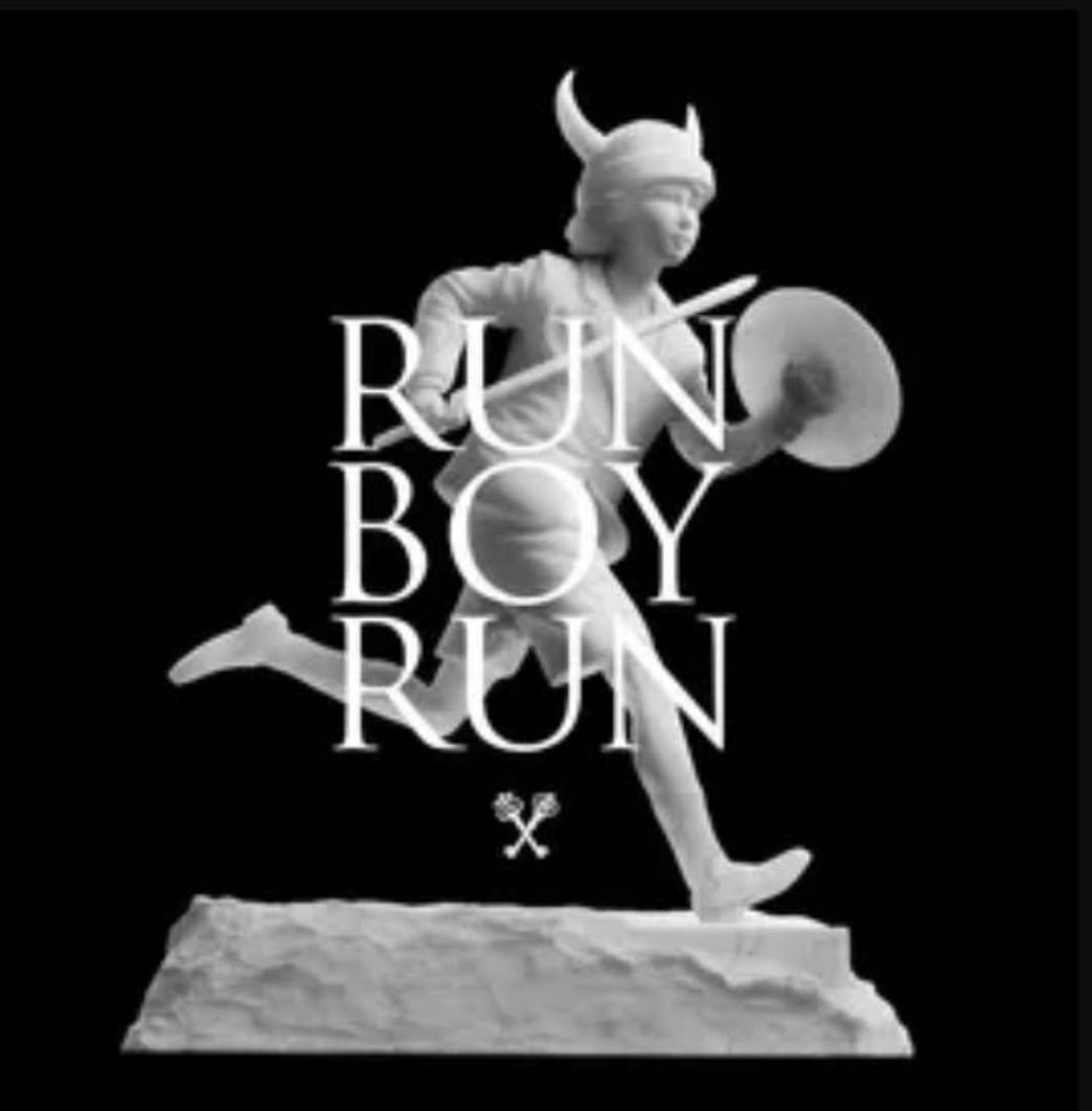Canción Run boy run - Woodkid