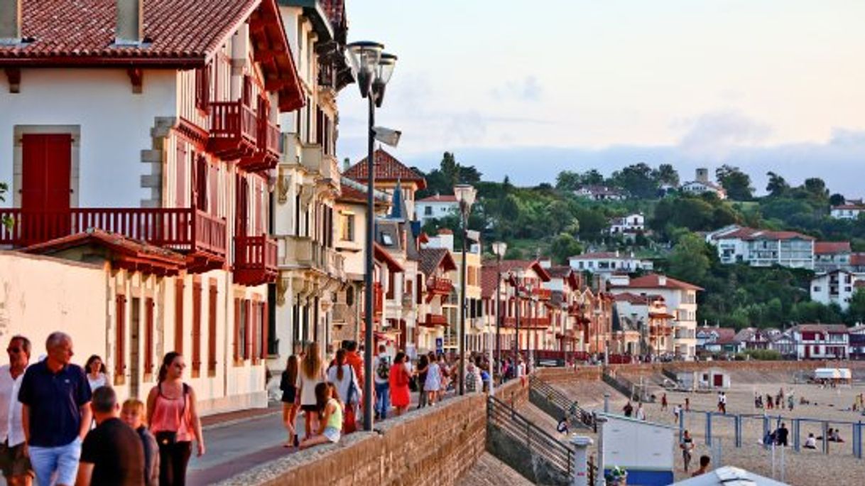 Place San Juan de Luz