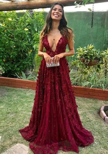 Vestido vermelho detalhado a flores🌷😍