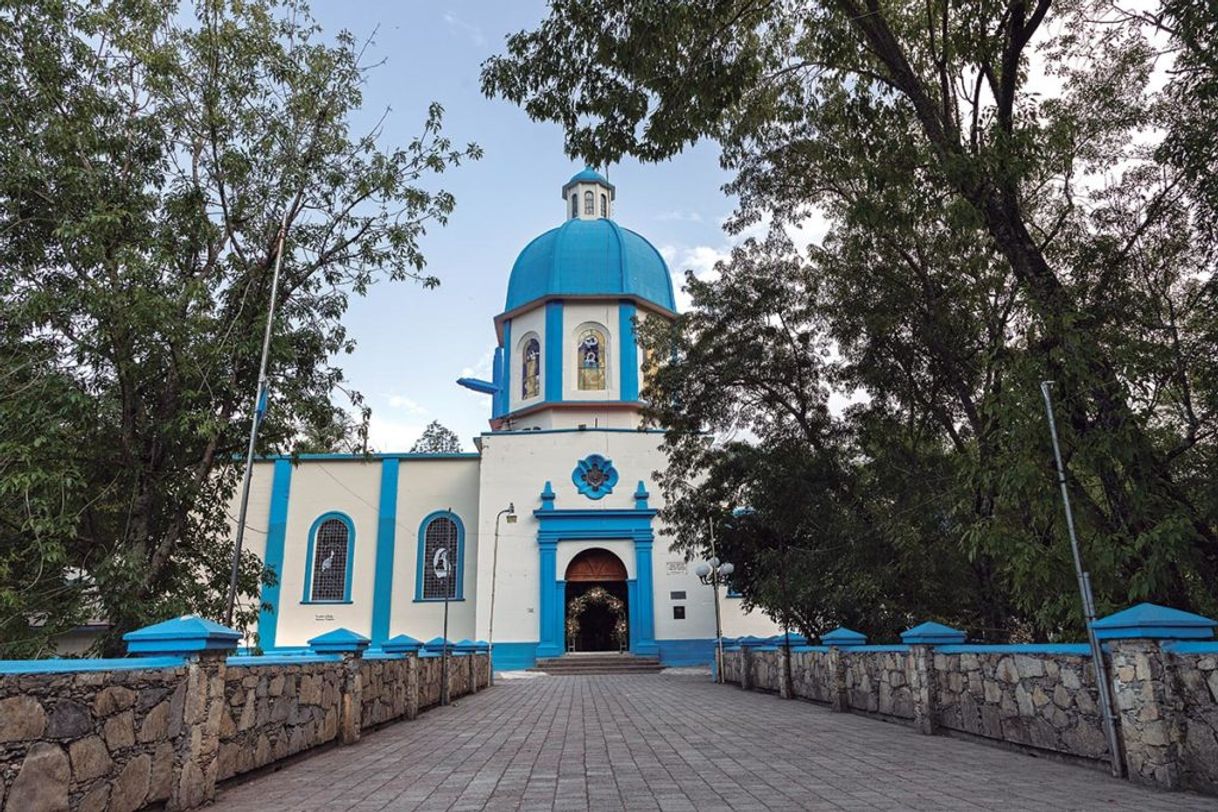 Lugar Iglesia Católica De La Virgen Del Chorrito