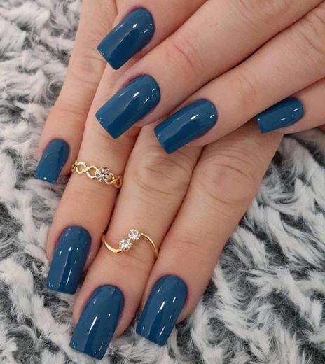 Unhas azul escuro