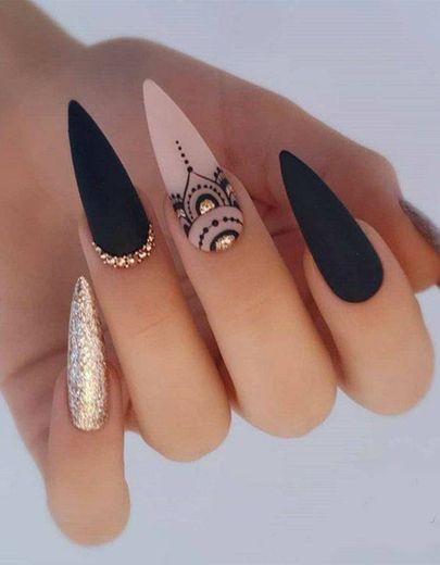 Classical ideas of manicure style