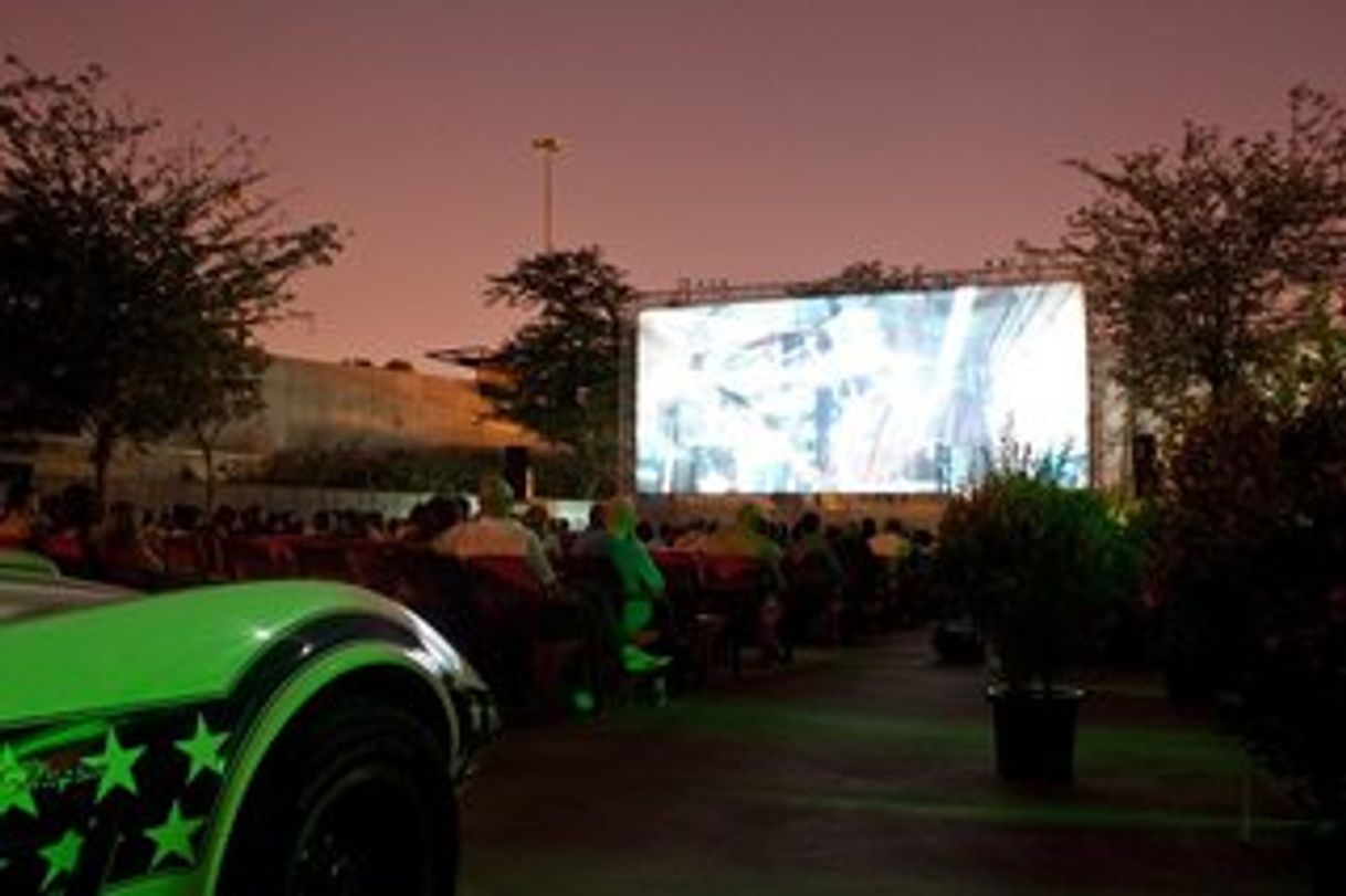 Lugar Cine de verano de la Bombilla: FESCINAL