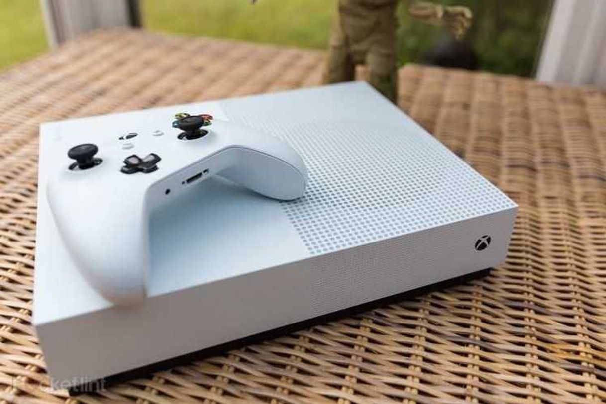 Social Pack Xbox One S con 2 mandos