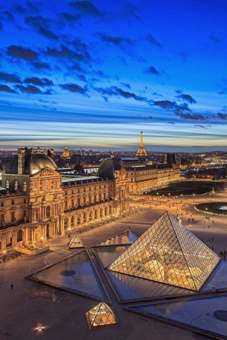 Moda Louvre imagem aérea 🌙