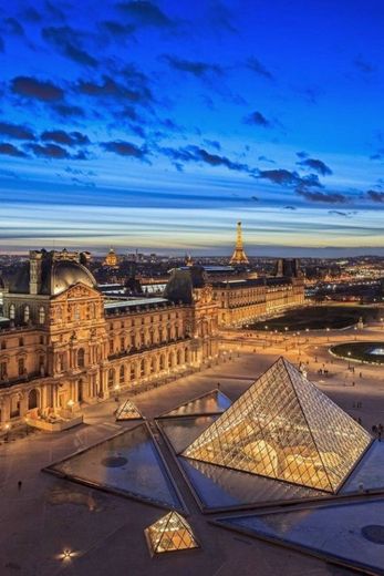 Louvre imagem aérea 🌙