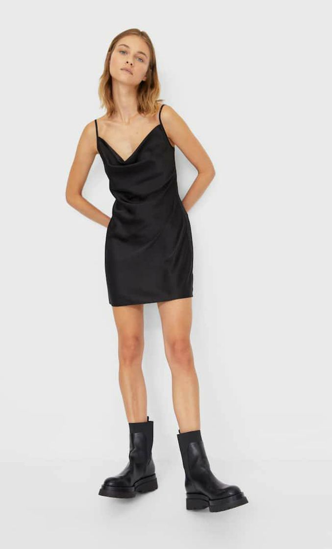 Vestido corto ajustado