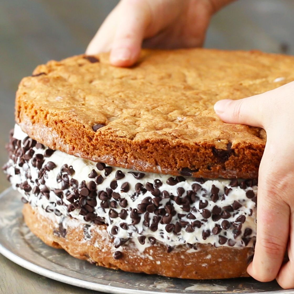 Fashion Giant Cookie Ice Cream Sandwich🖤🖤