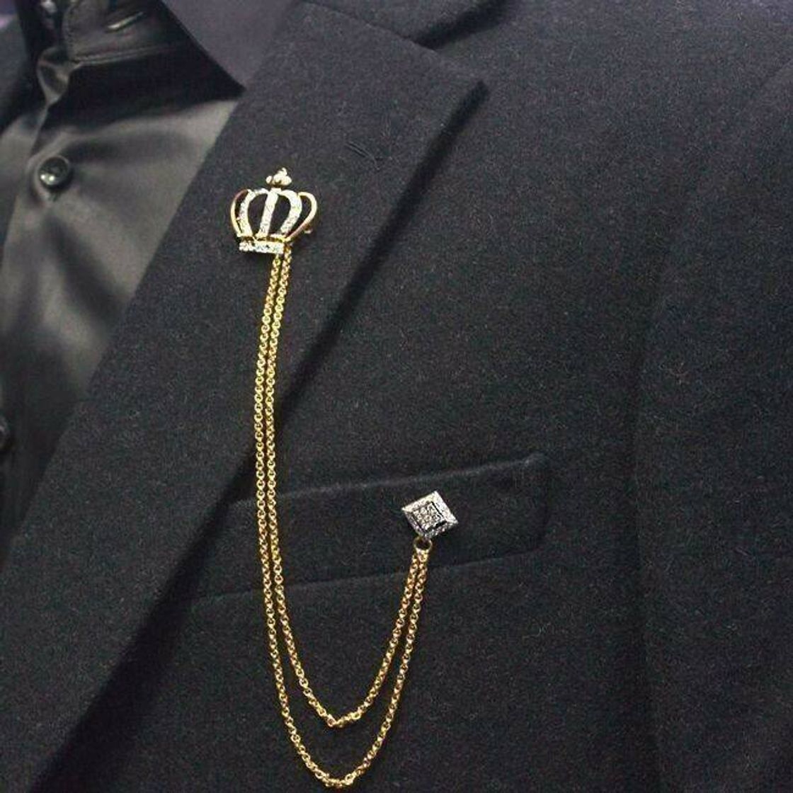 Moda Lapel pin