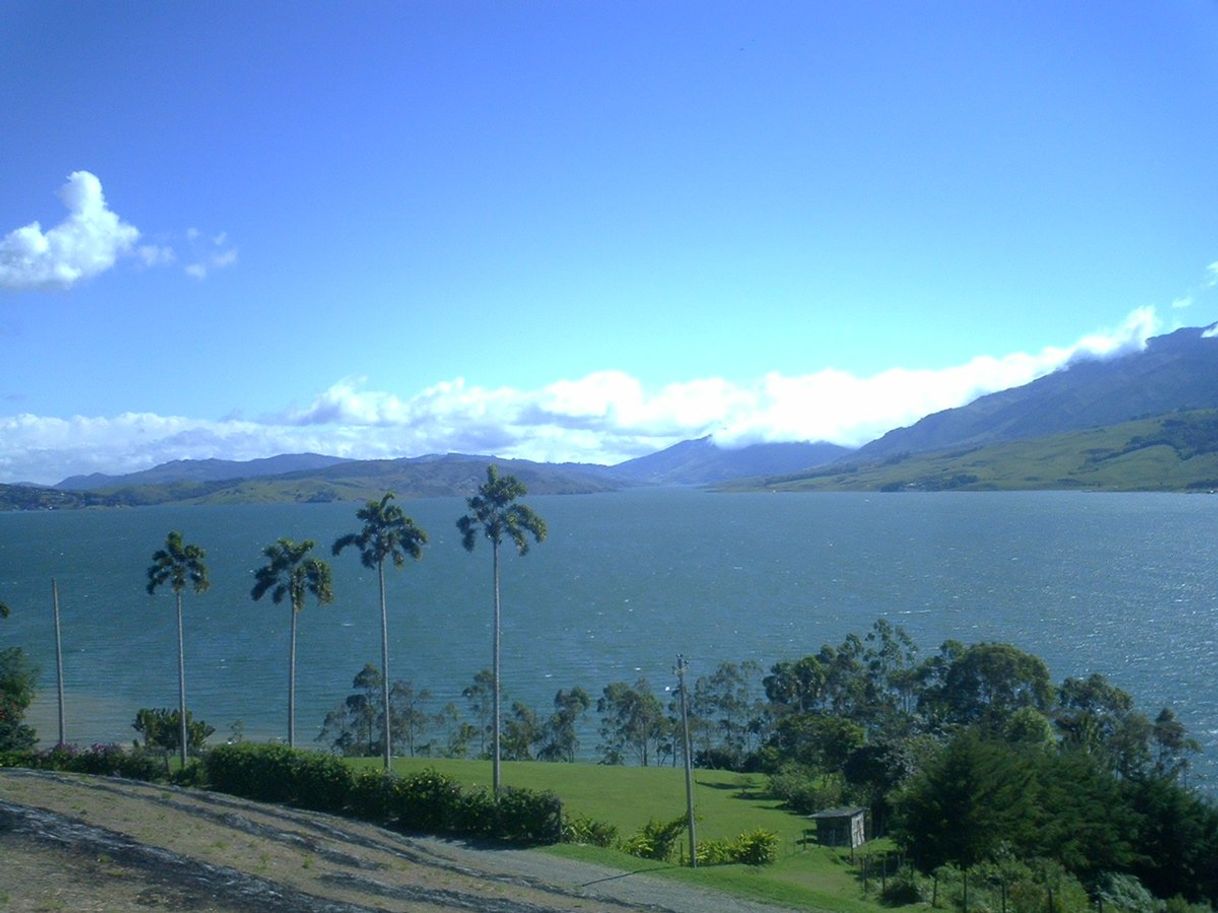 Lugar lago Calima