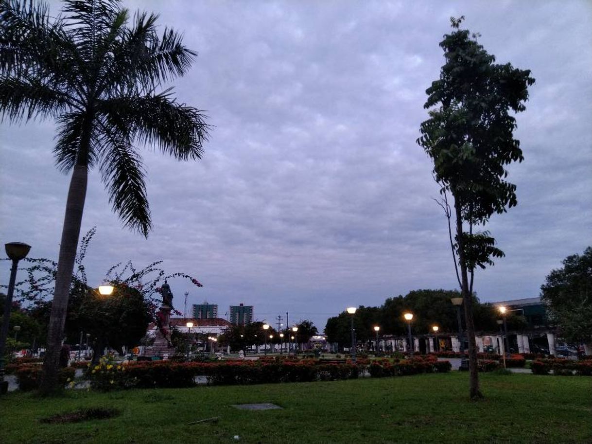 Place Praça da Saudade