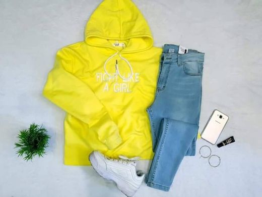 Polera Crop Top Fight Like a Girl amarillo & Jeans Angeles