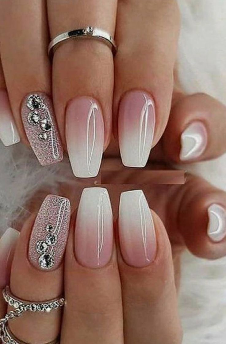 Moda Nails