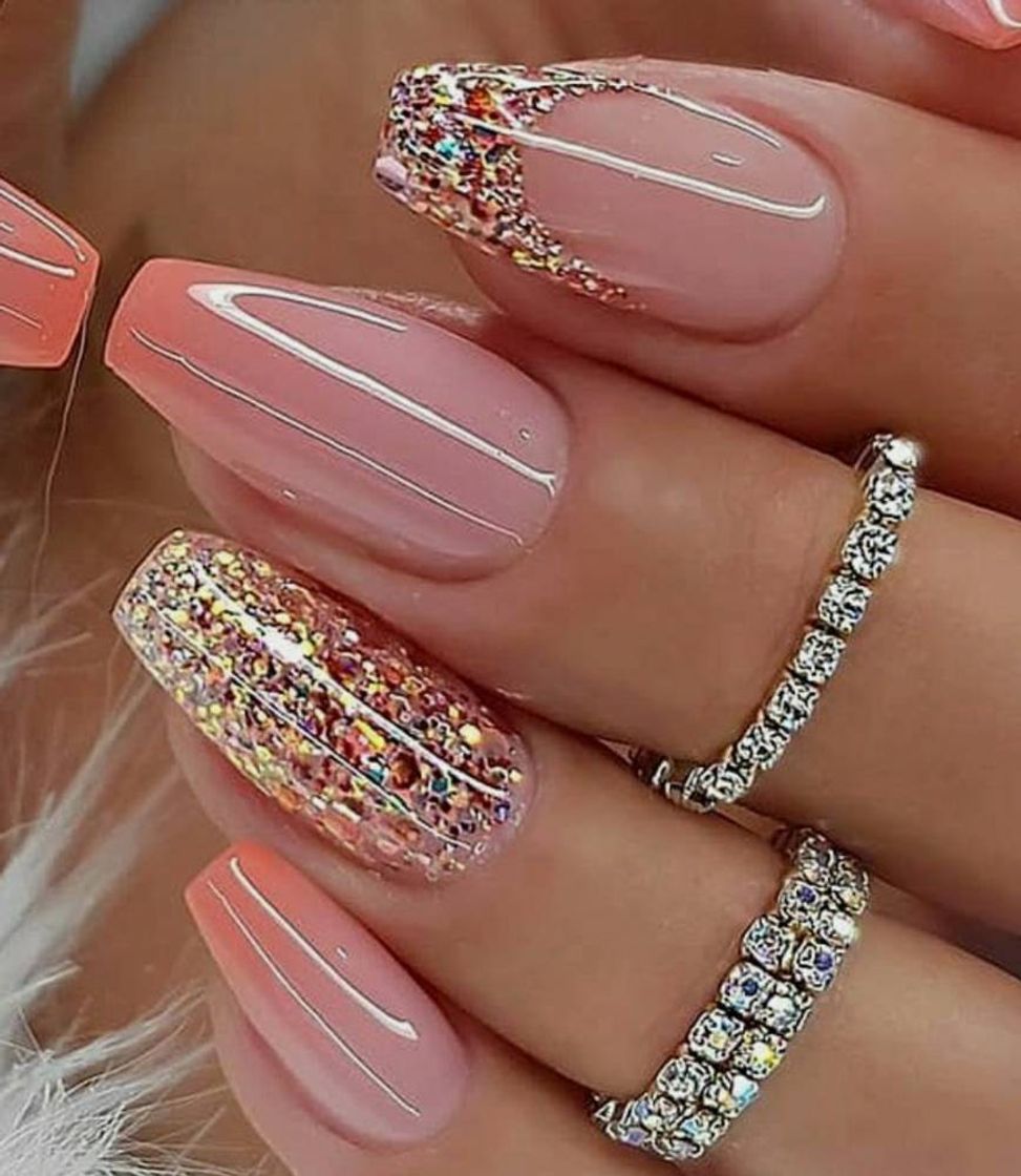 Moda Nails