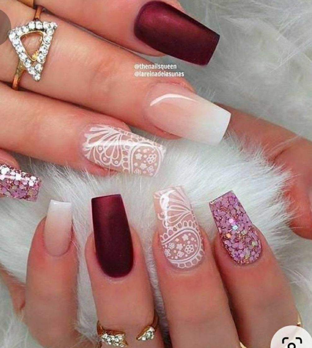 Moda Nails