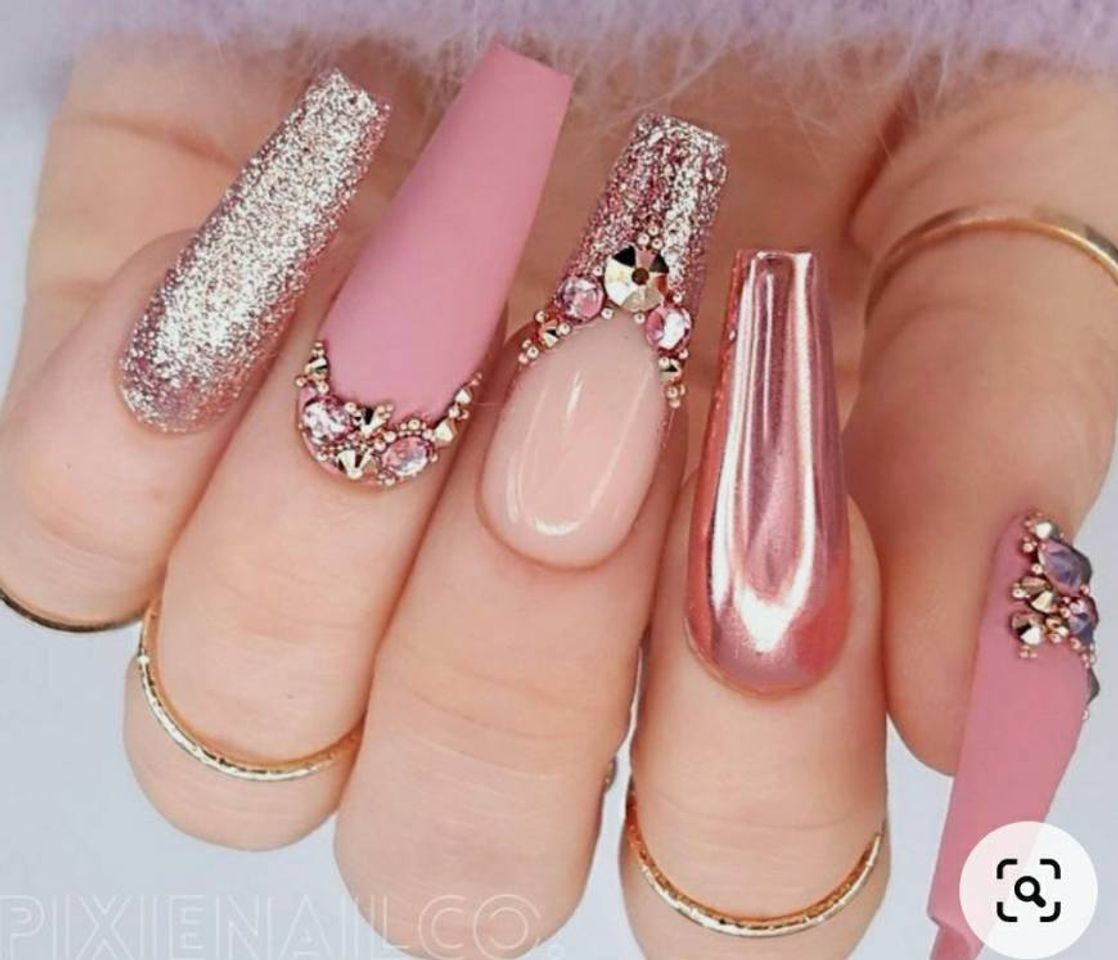 Moda Nails