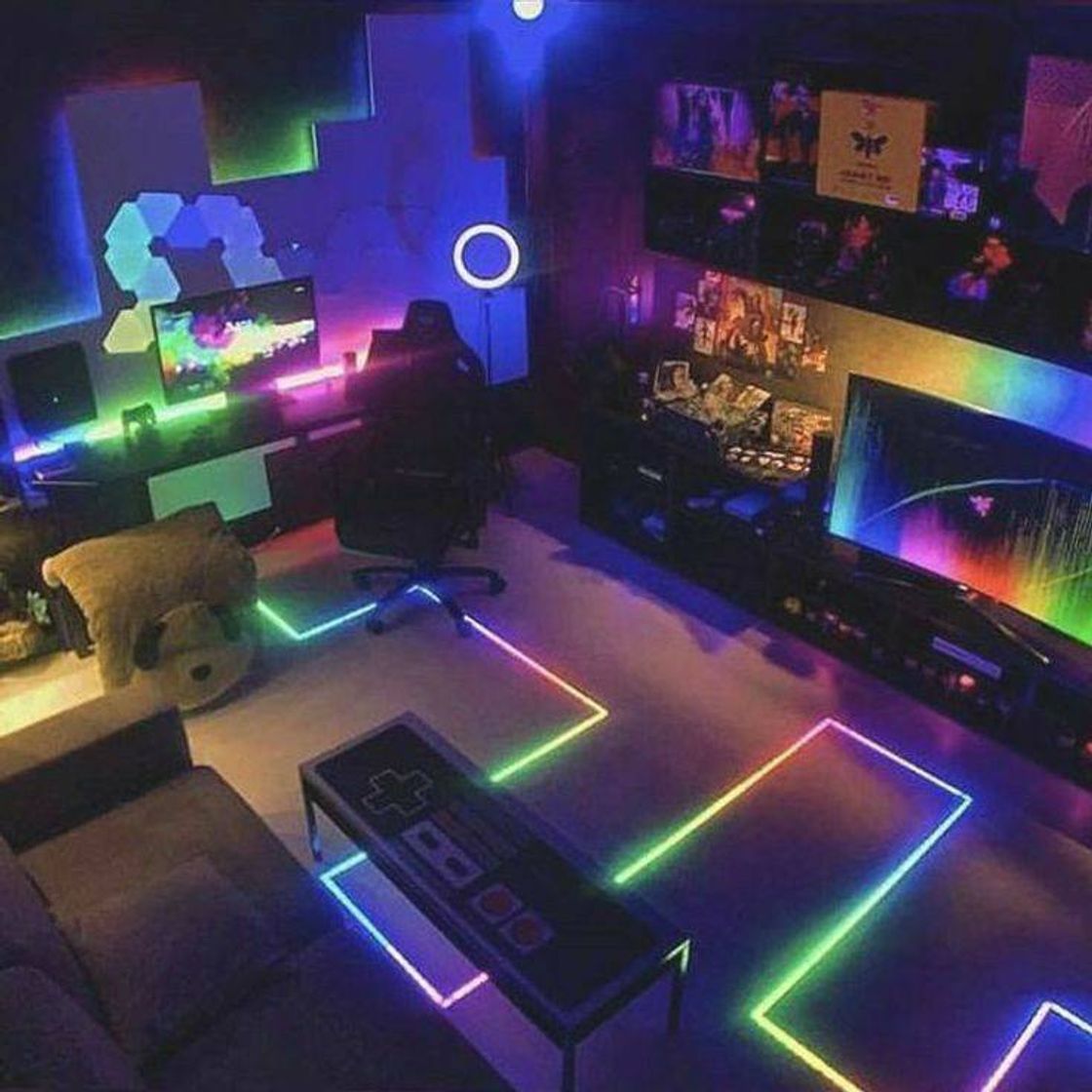 Social bedroom gamer