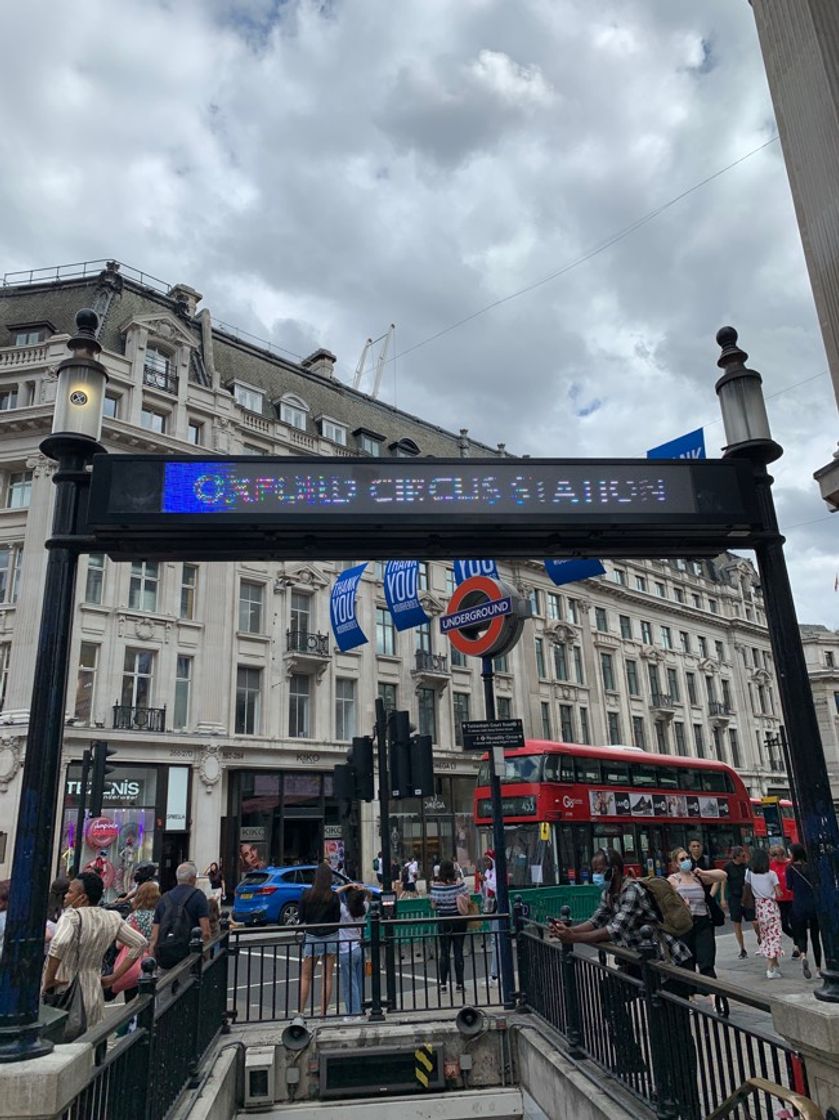 Lugar Piccadilly Circus