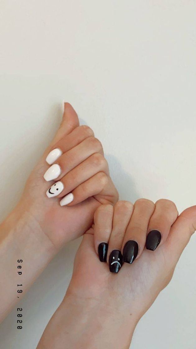 Social Unhas preto e branco