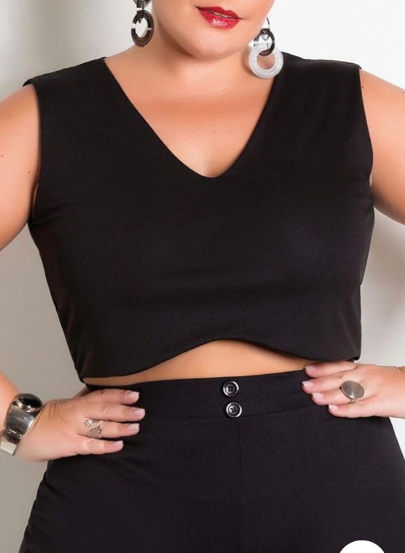 Fashion Cropped Preto com Barra Ondulada Plus Size