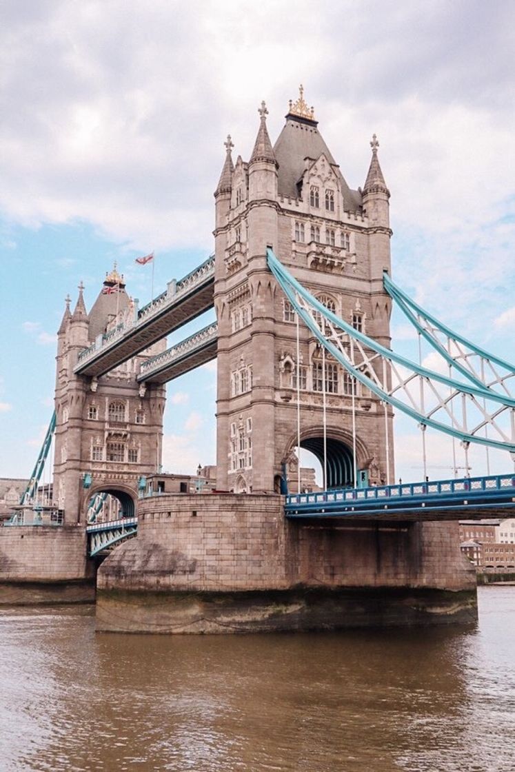 Place Tower Bridge