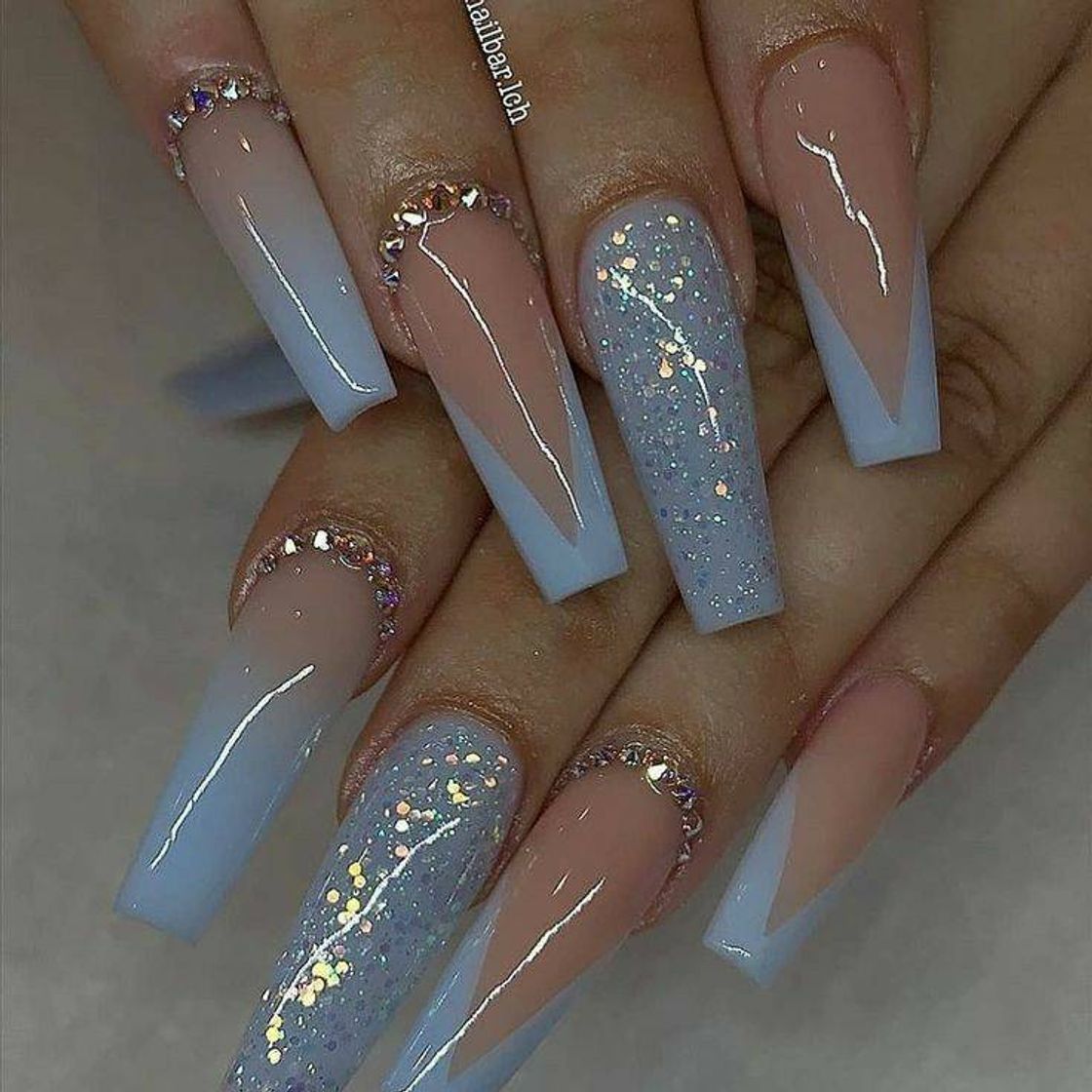 Moda Acrylic nail design🦋