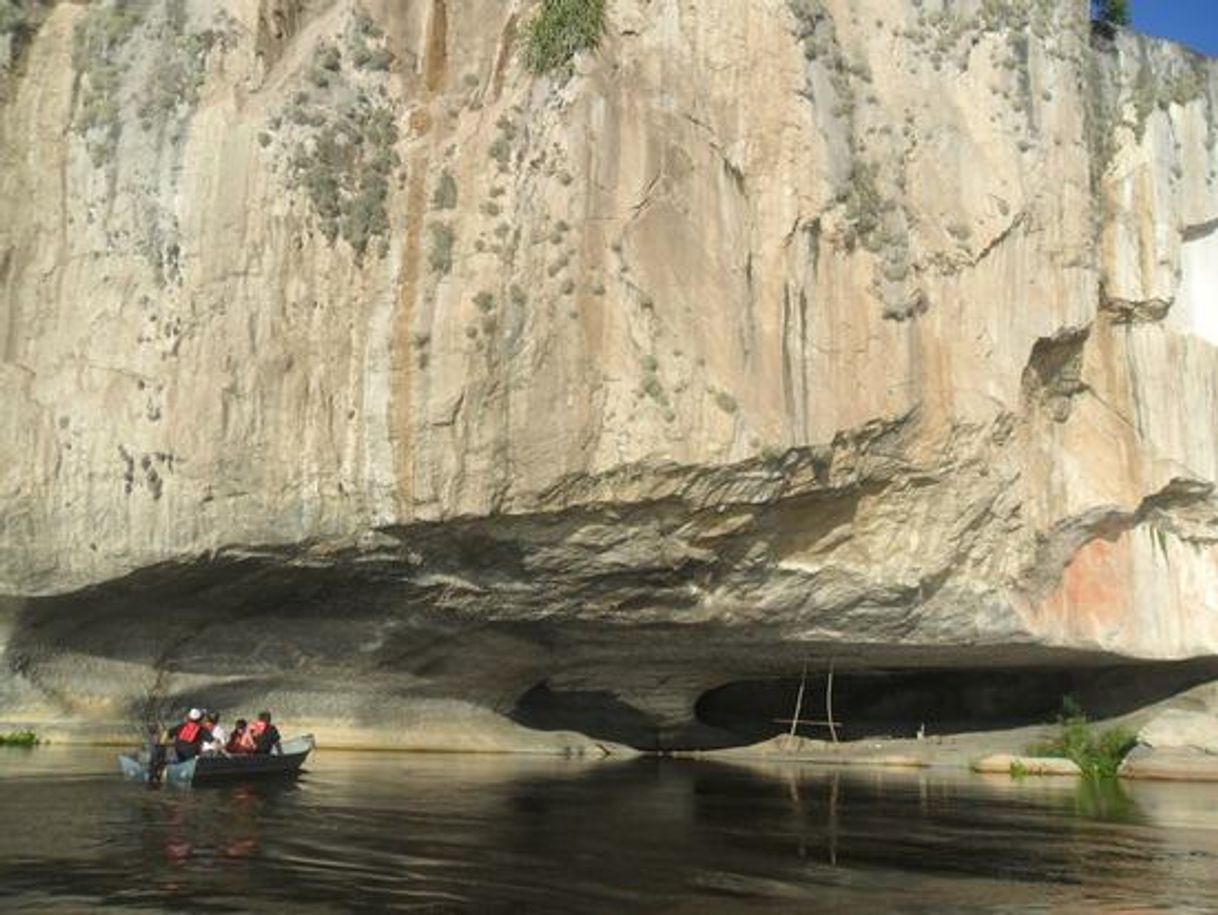 Lugar Arvatur Cavernas Vallemi