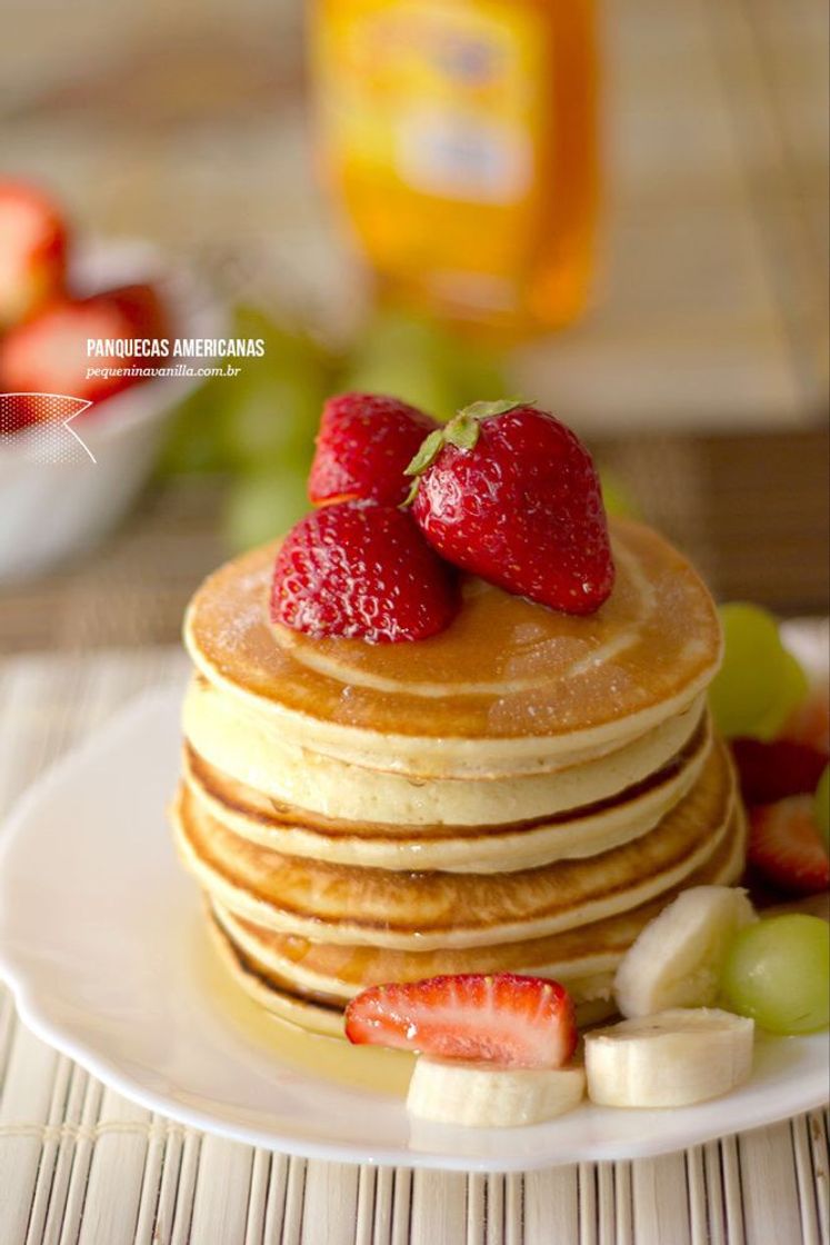 Moda Panqueca🥞:2 ovos ,1 xícara de leite,mexa bem e depois adicione 2 xícaras de farinha de trigo,1 colher de xa de fermento em pó,4 colher de sopa de açúcar,uma colher de óleo e 1 de sal mexa bem uma concha de uma panqueca 