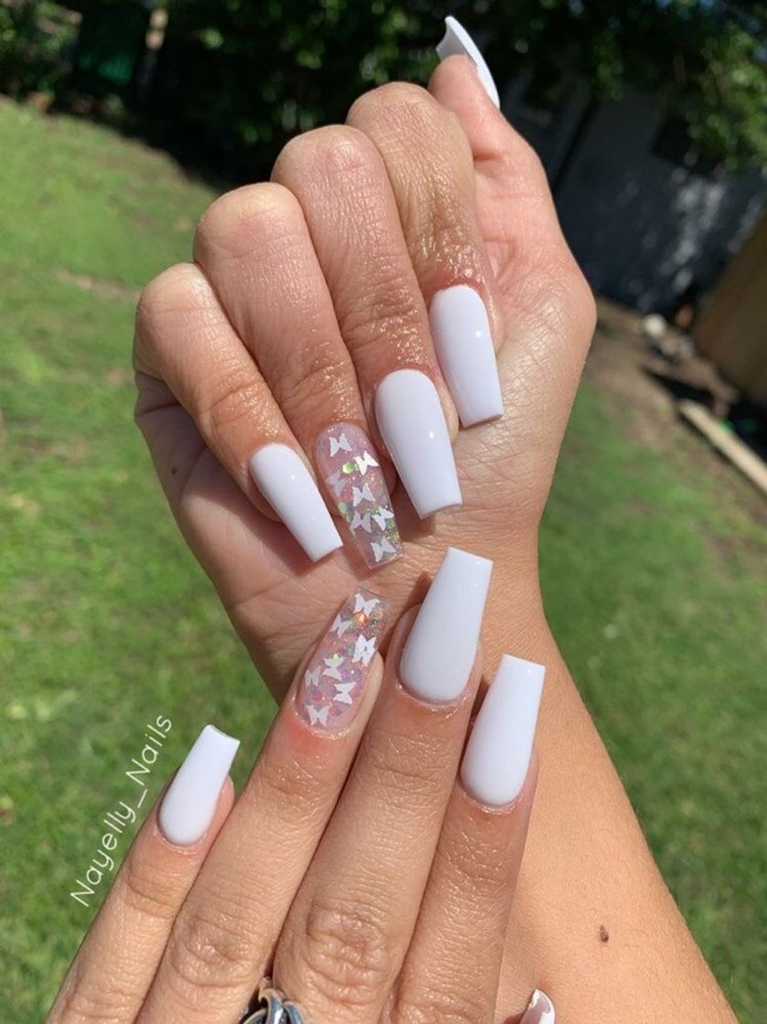 Fashion white nails