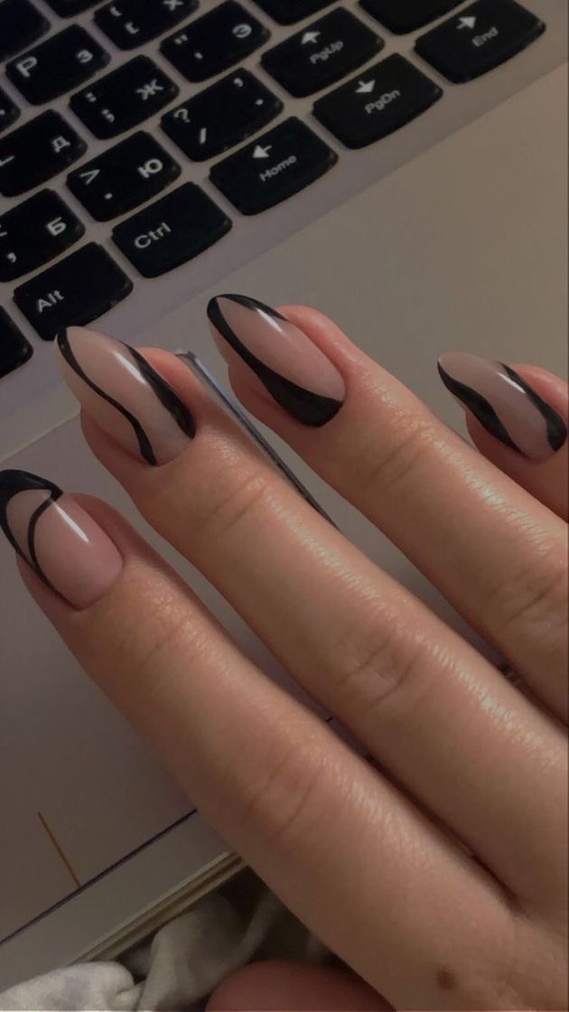 Beauty Nail’s black 