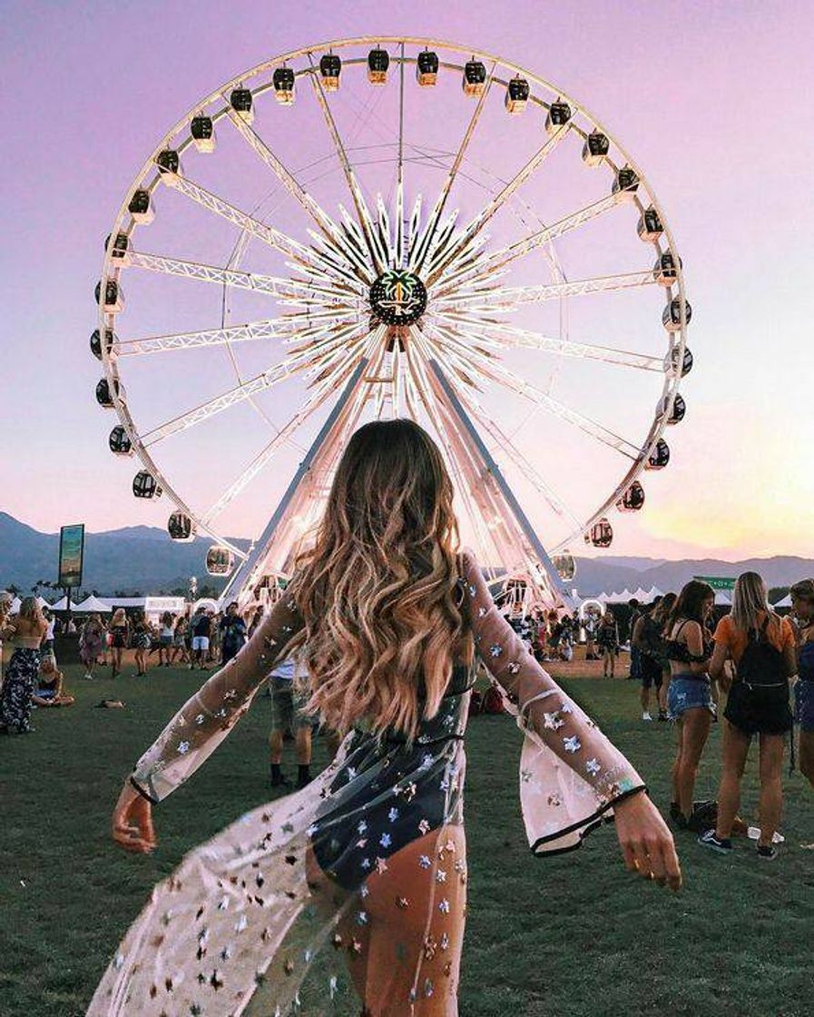 Moda Coachella vibes 🌌