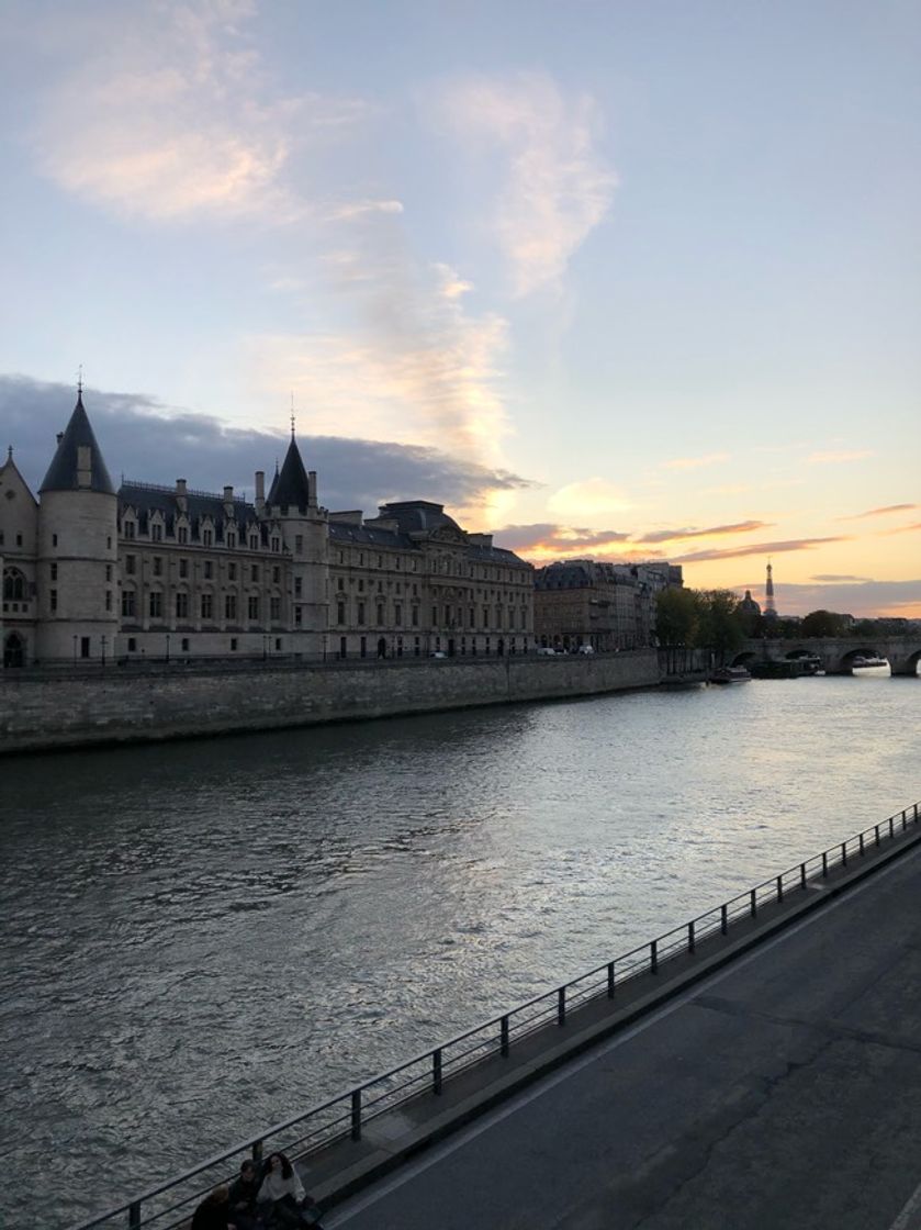 Lugar Saint-Michel - Notre-Dame