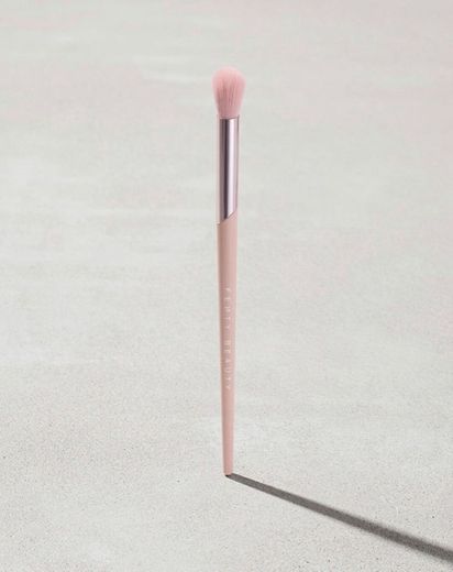 Tapered Blending Eyeshadow Brush | Fenty Beauty