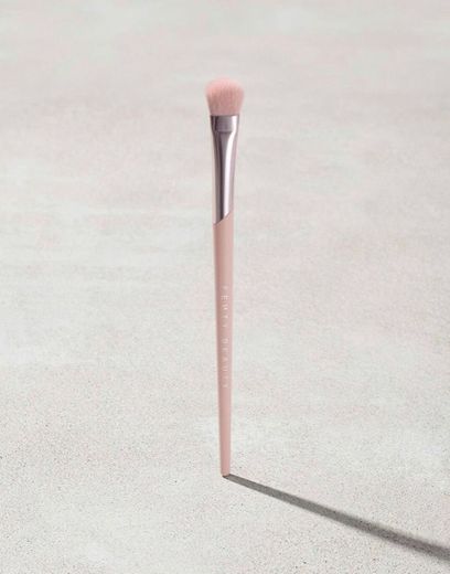 All-Over Eyeshadow Brush | Fenty Beauty