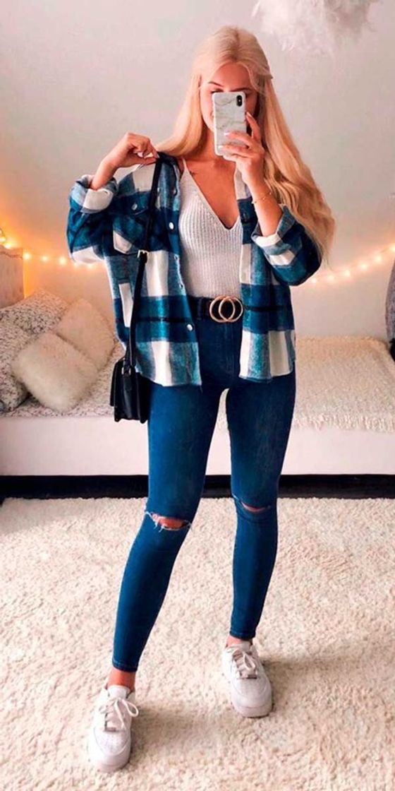 Social Azul com jeans 