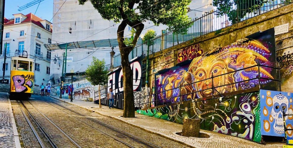 Place Calçada da Glória Outdoor Art Gallery