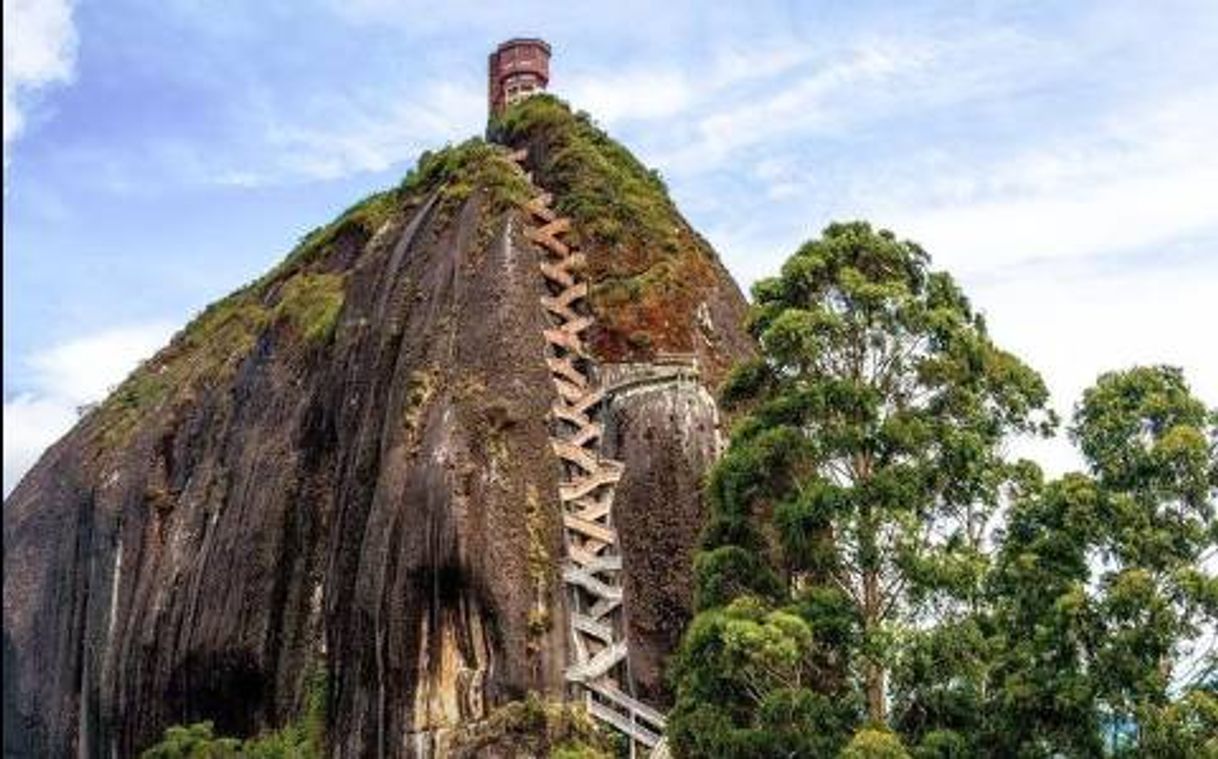 Lugar la piedra del peñol