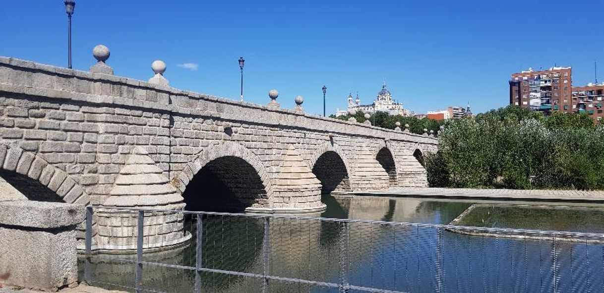 Place Puente de Segovia