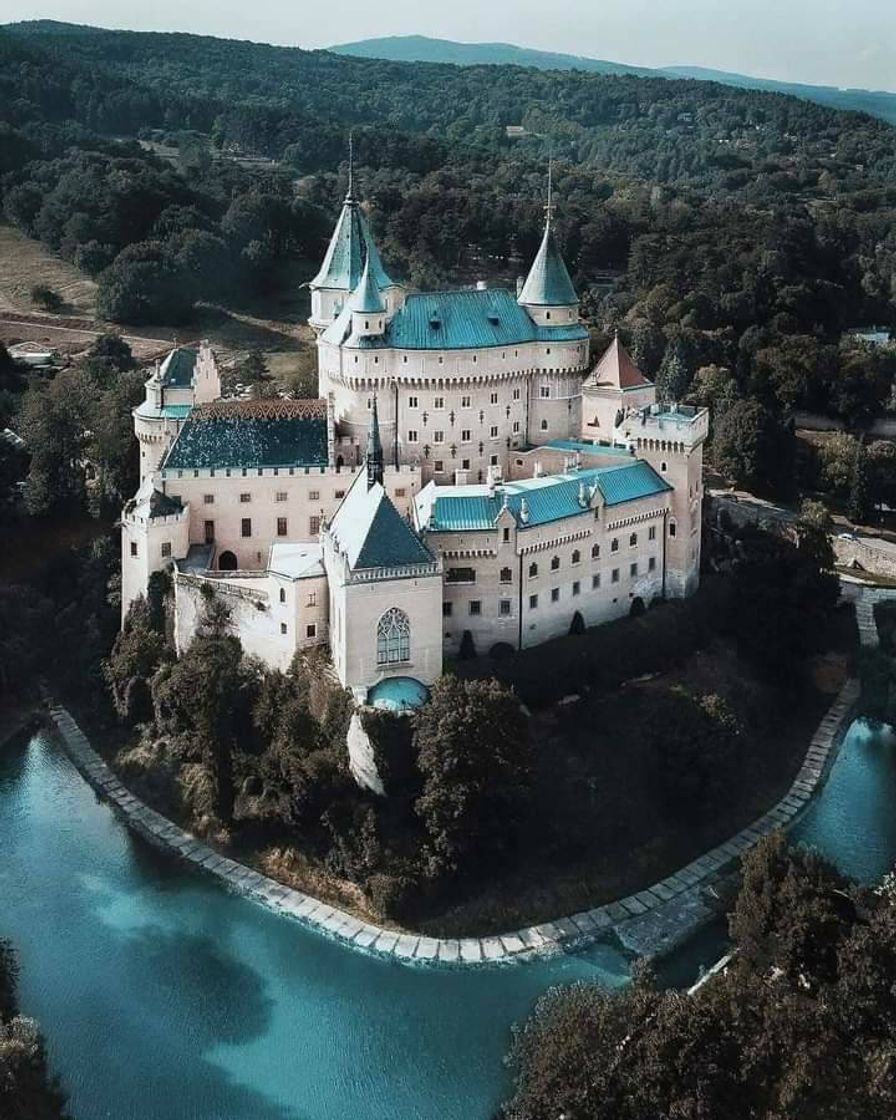 Fashion Castelo de Bojnice, Eslováquia!!!🇸🇰🏰💙