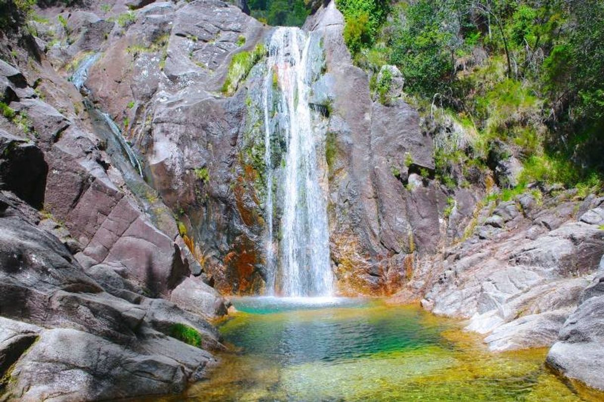 Lugar Cascata do Arado