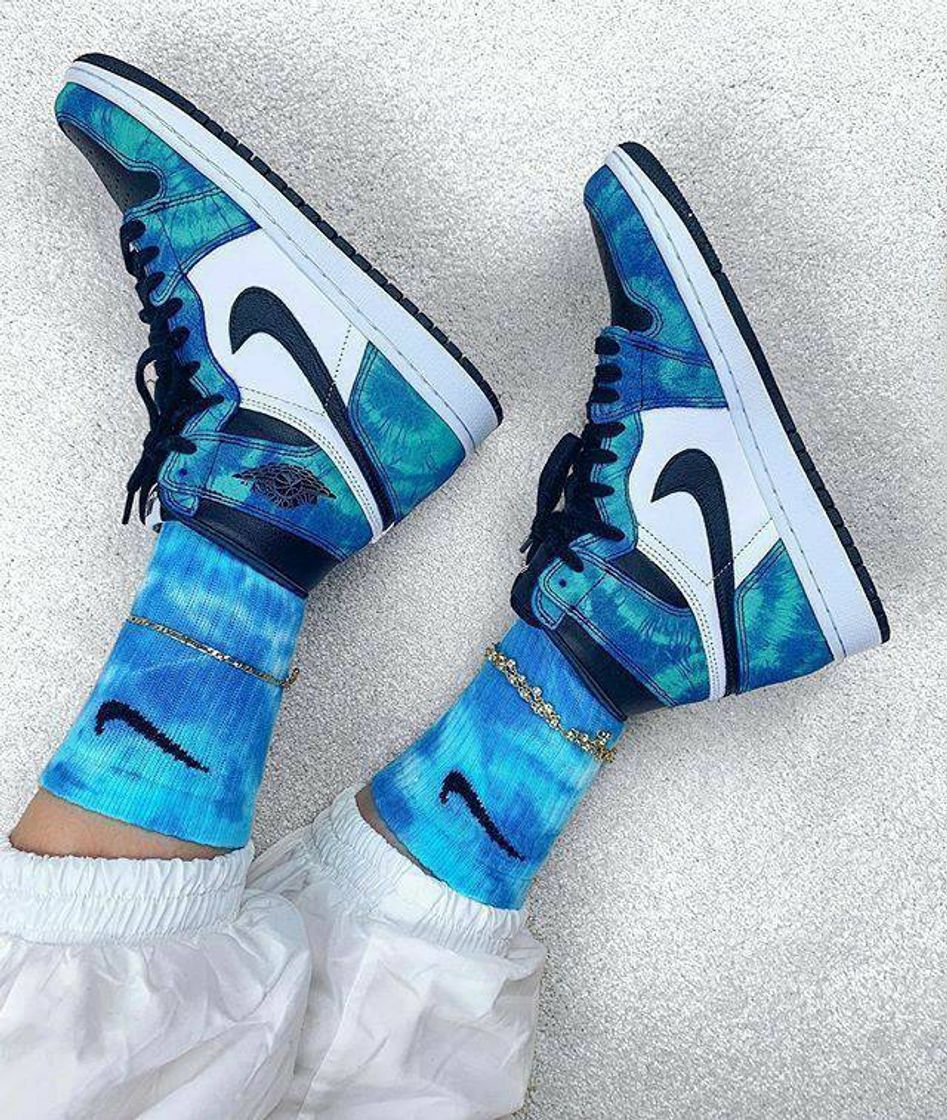 Moda Air Jordan tie dye