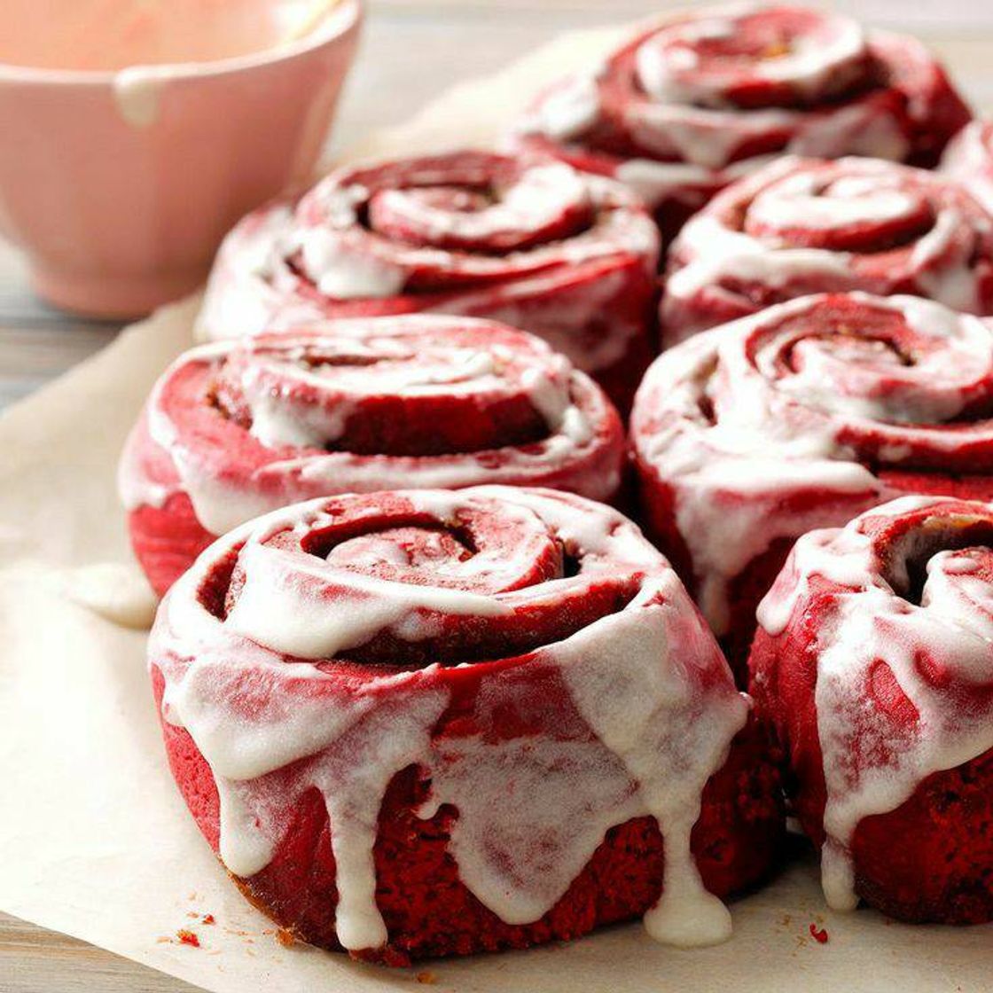 Fashion Red Velvet cinnamon rolls 