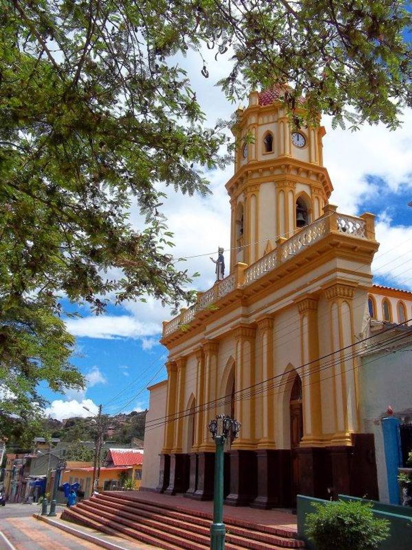 Place Iglesia San Agatón