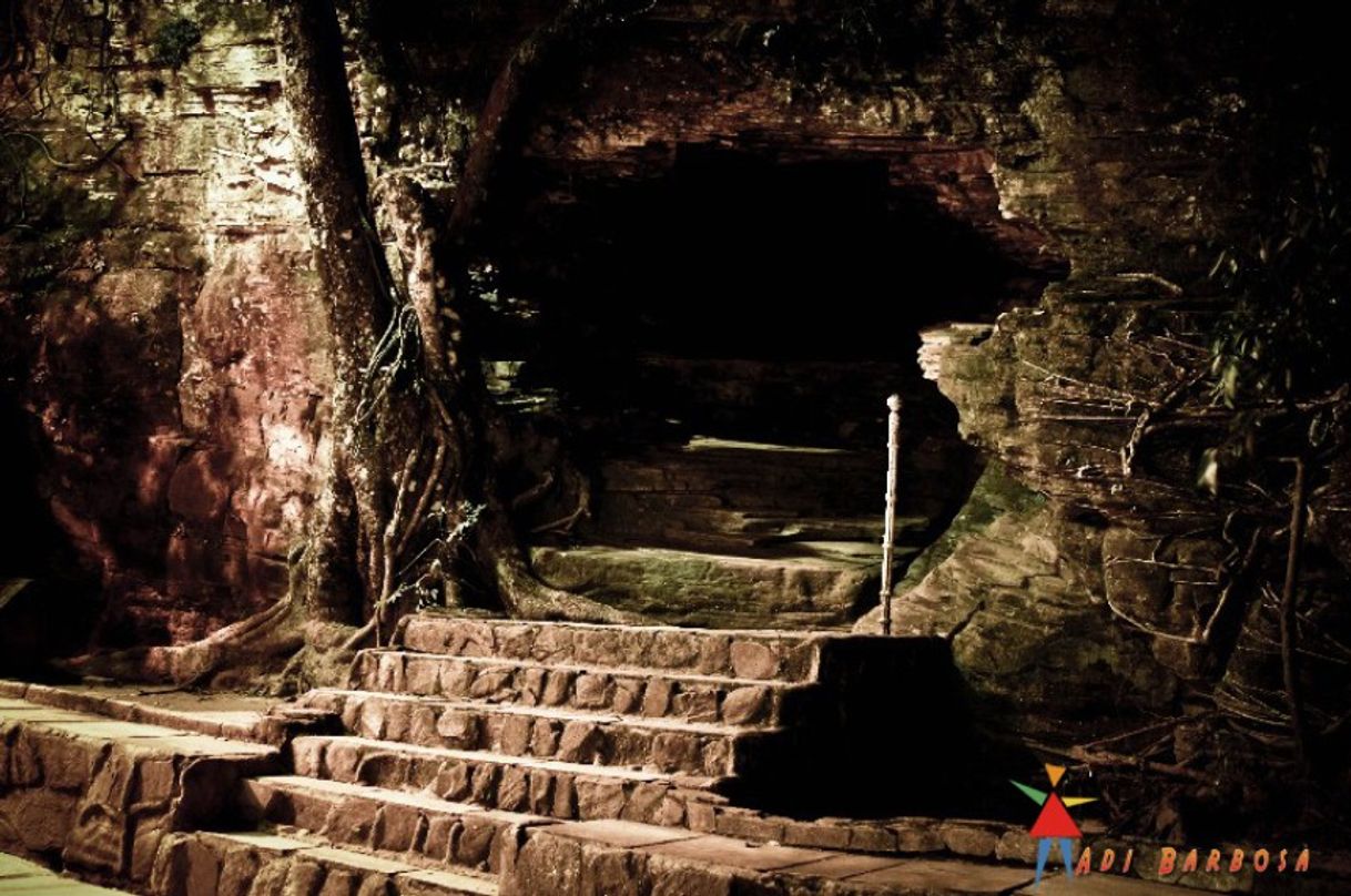 Place Gruta de São Thomé