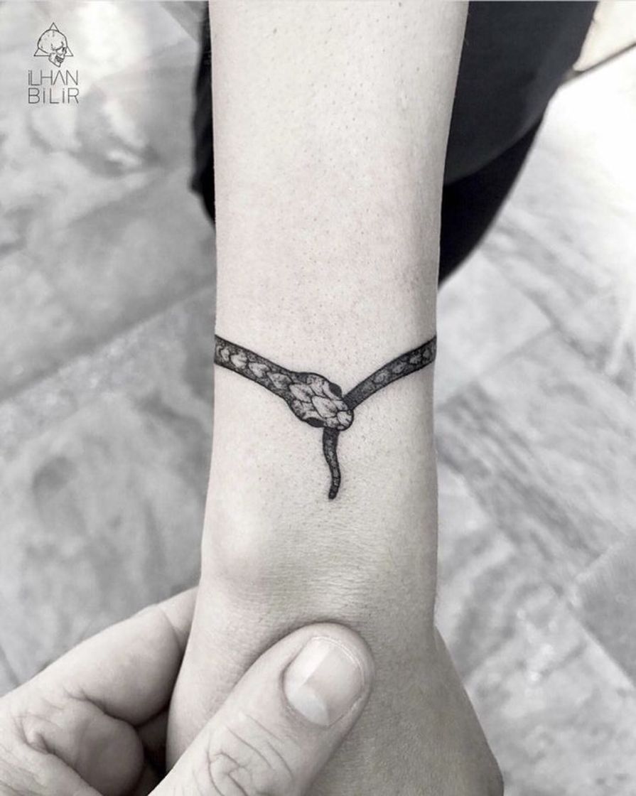 Serie Tattoos & Piercings